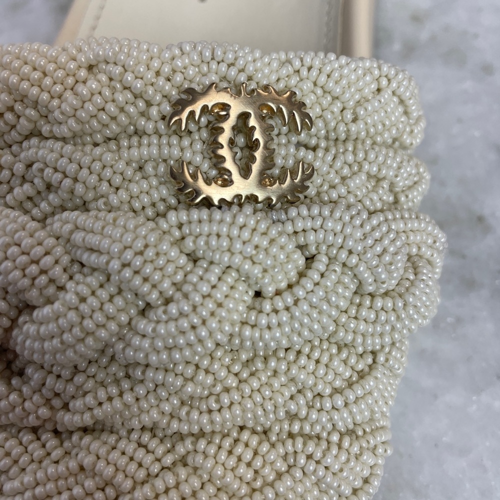 CHANEL Braided Beaded Slide Sandals in Beige with Gold CC - Picture 6 of 7